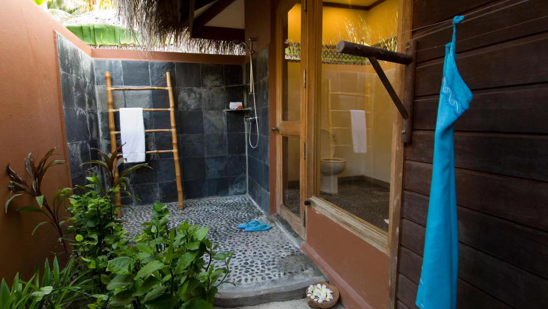 Beach Villa - Your Private Tropical Haven - Room Images 3