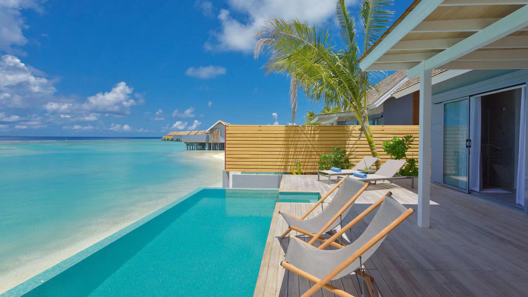 Kuramathi Maldives 7-Night Pool Villa Honeymoon Package