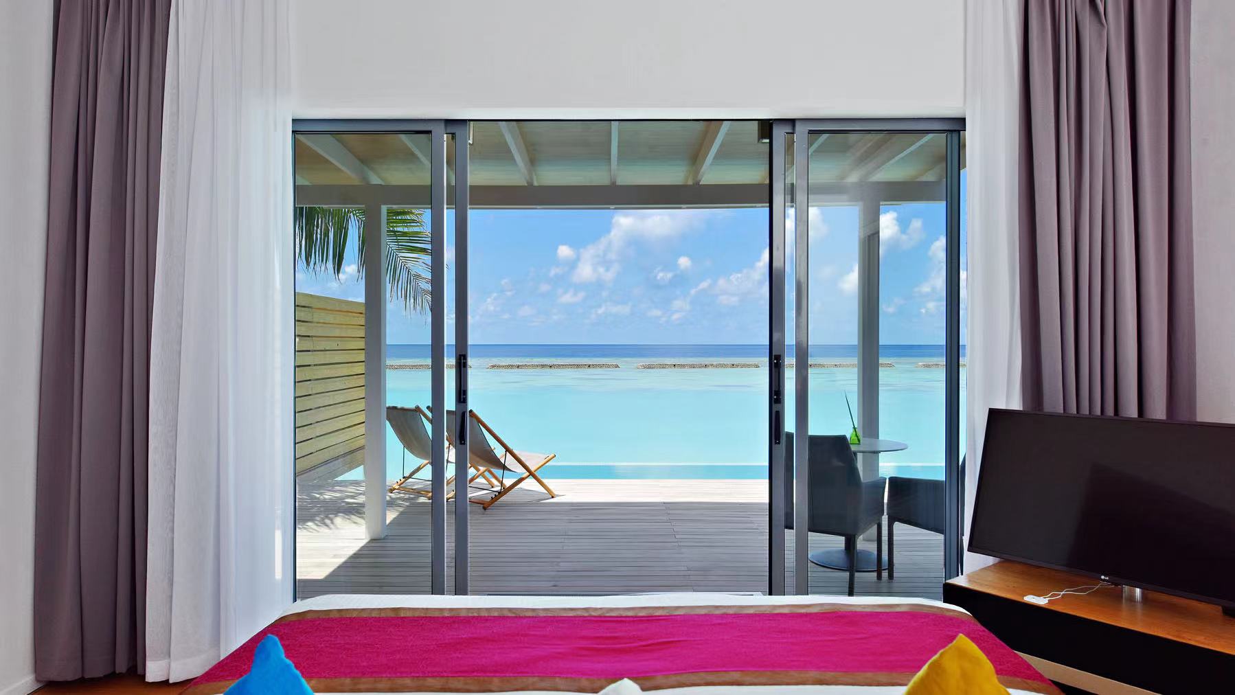 Pool Villa with Infinity Edge - Ocean Becomes Your Canvas - Room Images 5