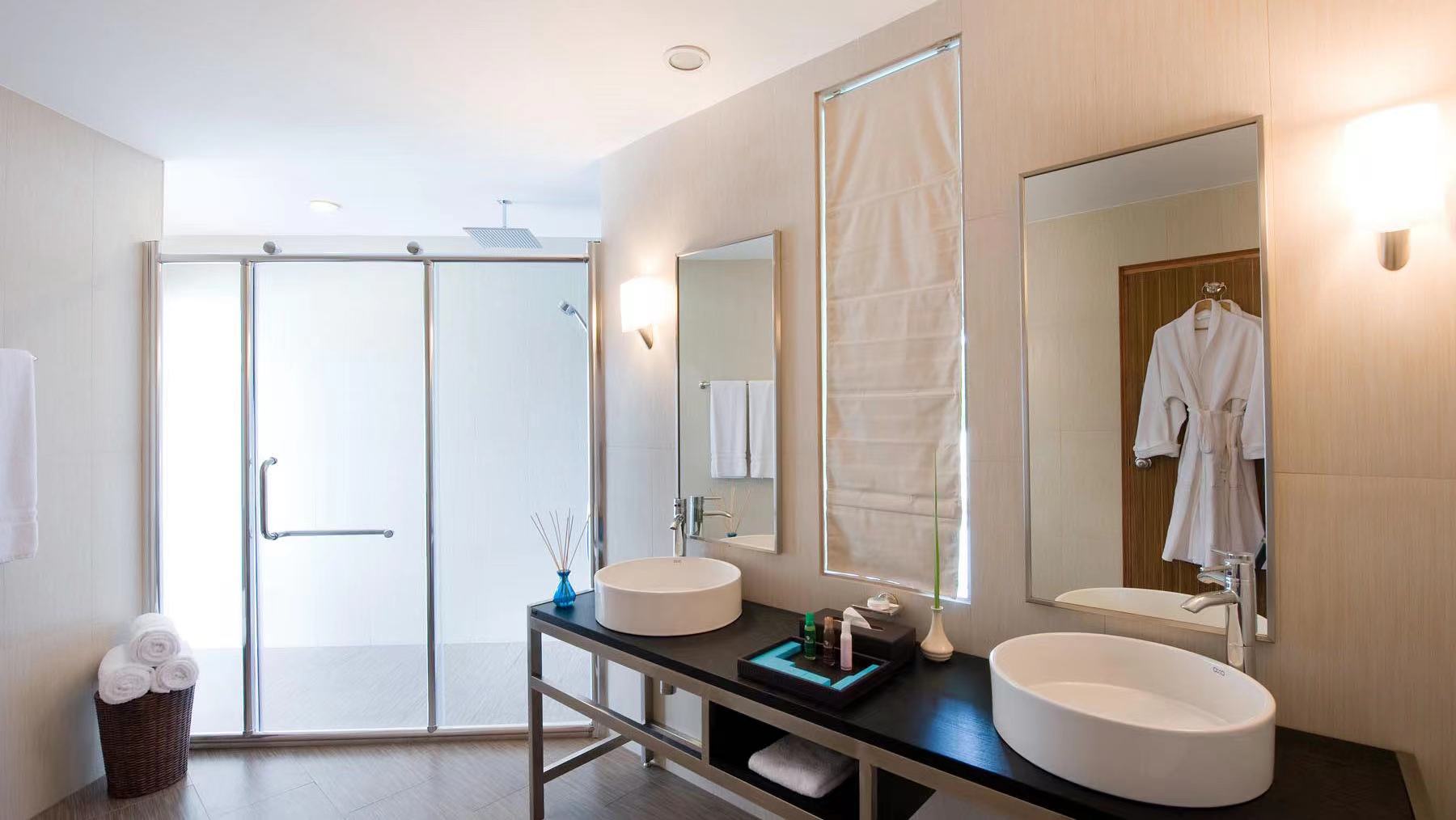 Water Villa - Where Ocean Becomes Your Living Space - Room Images 3